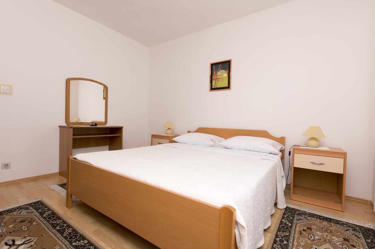 Apartments Visnja Primosten Ngoại thất bức ảnh