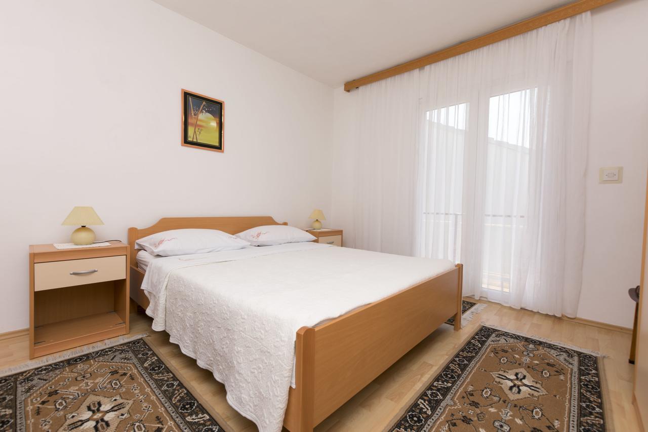 Apartments Visnja Primosten Ngoại thất bức ảnh