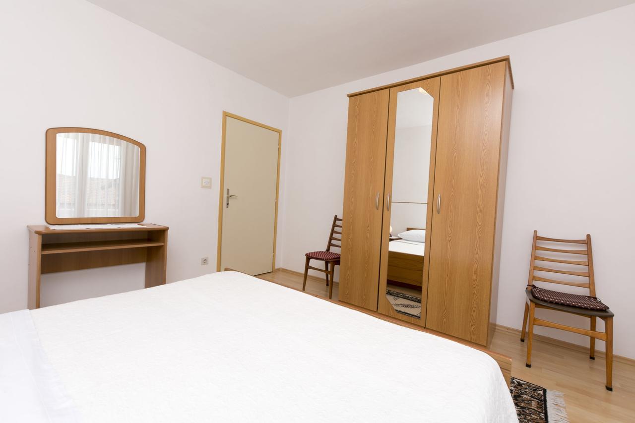 Apartments Visnja Primosten Ngoại thất bức ảnh